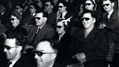 Der erste 3D-Film: Wann sahen Menschen zum ersten Mal ein dreidimensionales Bild auf der Leinwand?