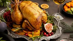 Nicht nur Zitrone: Chefköchin verrät, welcher Saft Poulet besonders zart und goldbraun macht