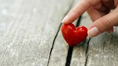 Wie Sie die Verbindung und Beziehung mit Ihrem Partner beleben: 4 «geheime» Liebessprachen