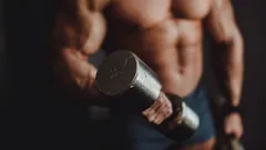 Starke Arme ohne Fitnessstudio: Diese Übungen überraschen mit dem Ergebnis