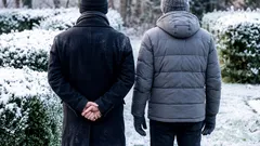 Laufen Sie ständig mit den Händen hinter dem Rücken? Das sagt das über Ihre Persönlichkeit aus