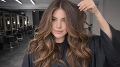 Haare behalten die ganze Nacht ihre Form: Dieser Trick fixiert das Styling besser als jedes Haarspray