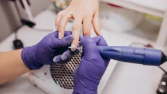 Die Nägel werden dünner, nicht wegen des Lacks: der Hauptfehler nach der Gellackentfernung