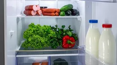 Unangenehmer Geruch im Kühlschrank verschwindet sofort: Merken Sie sich diesen schnellen Hausmittel-Trick